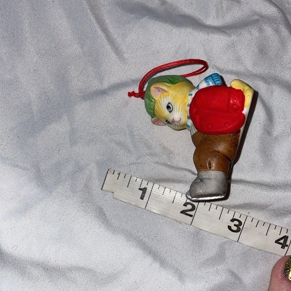 Kitty Cucumber Vintage Holiday Christmas Cat Ice Skater Ornament 1985 - Picture 11 of 12